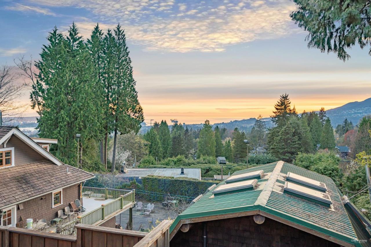 Grouse Cheerful Large Private Bedroom, Bath, Shared Deck, Pool, Hot Tub North Vancouver Eksteriør bilde