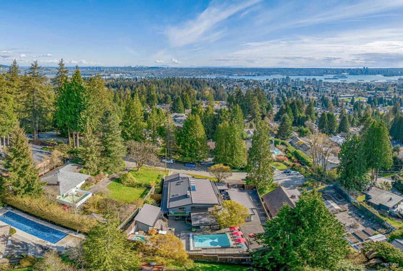 Grouse Cheerful Large Private Bedroom, Bath, Shared Deck, Pool, Hot Tub North Vancouver Eksteriør bilde