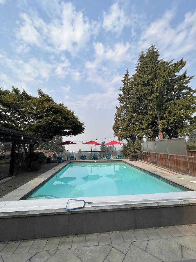 Grouse Cheerful Large Private Bedroom, Bath, Shared Deck, Pool, Hot Tub North Vancouver Eksteriør bilde