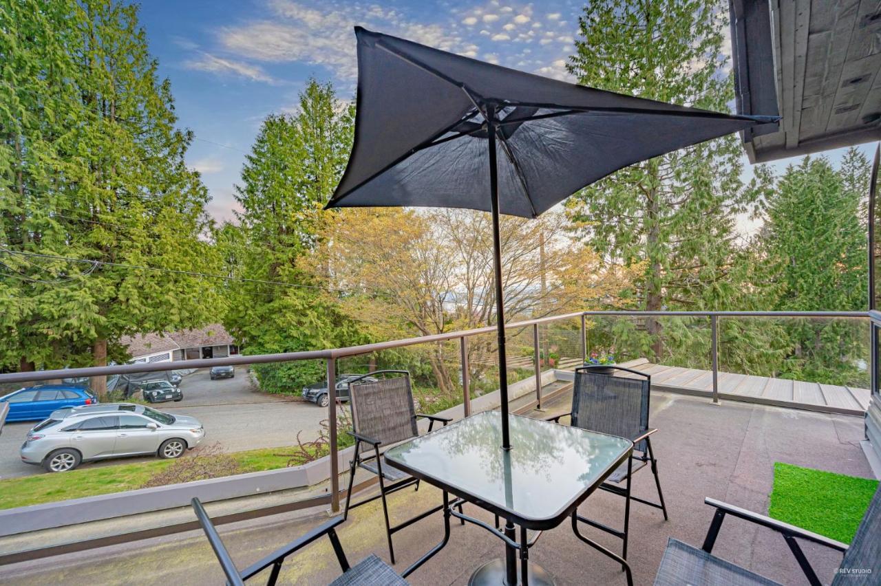 Grouse Cheerful Large Private Bedroom, Bath, Shared Deck, Pool, Hot Tub North Vancouver Eksteriør bilde