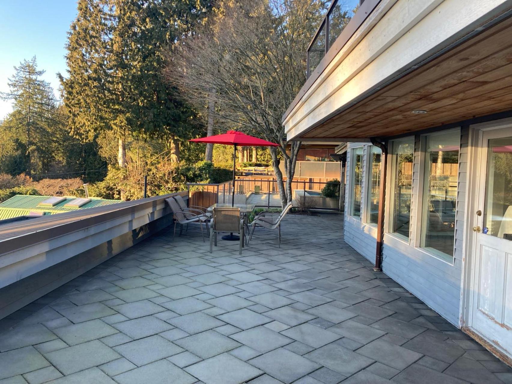 Grouse Cheerful Large Private Bedroom, Bath, Shared Deck, Pool, Hot Tub North Vancouver Eksteriør bilde
