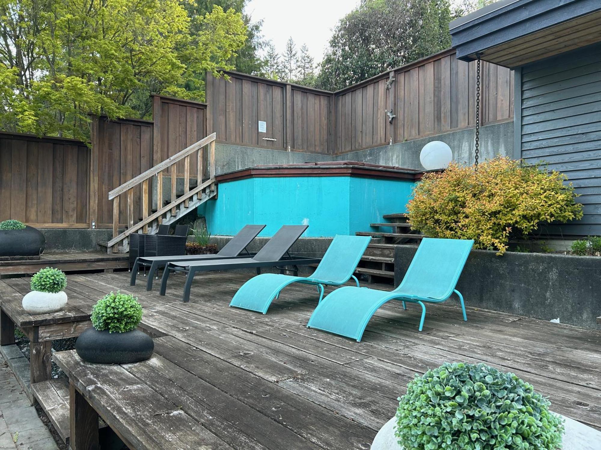 Grouse Cheerful Large Private Bedroom, Bath, Shared Deck, Pool, Hot Tub North Vancouver Eksteriør bilde