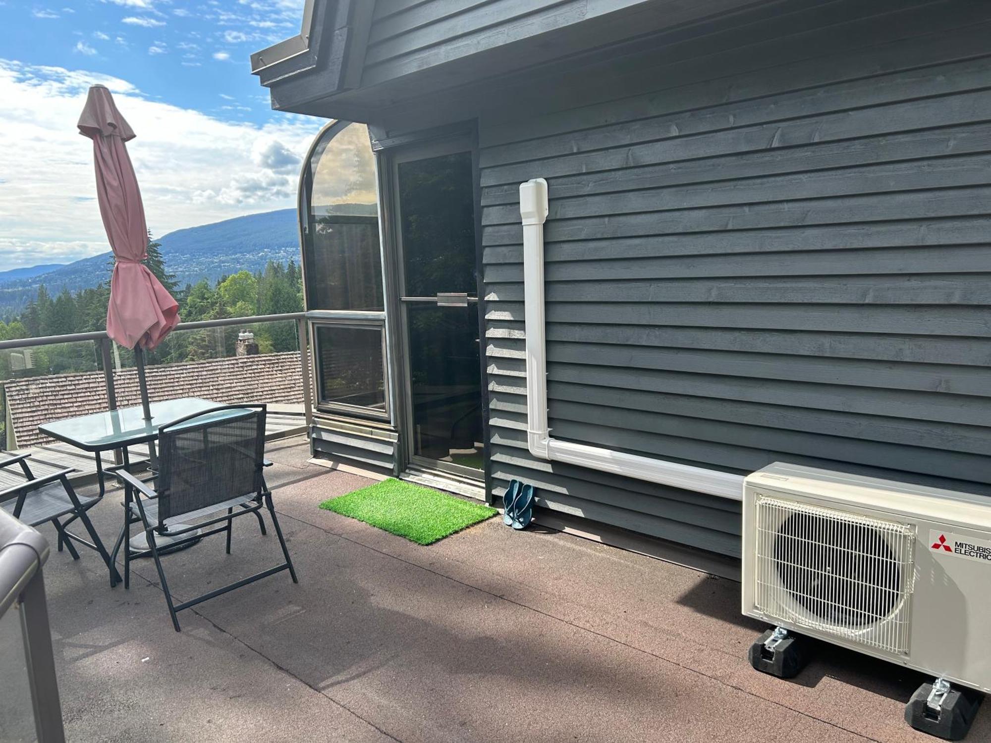 Grouse Cheerful Large Private Bedroom, Bath, Shared Deck, Pool, Hot Tub North Vancouver Eksteriør bilde