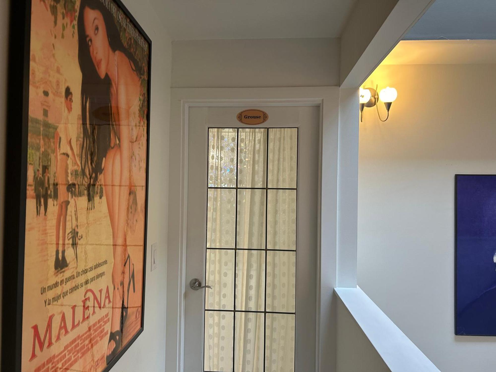 Grouse Cheerful Large Private Bedroom, Bath, Shared Deck, Pool, Hot Tub North Vancouver Eksteriør bilde