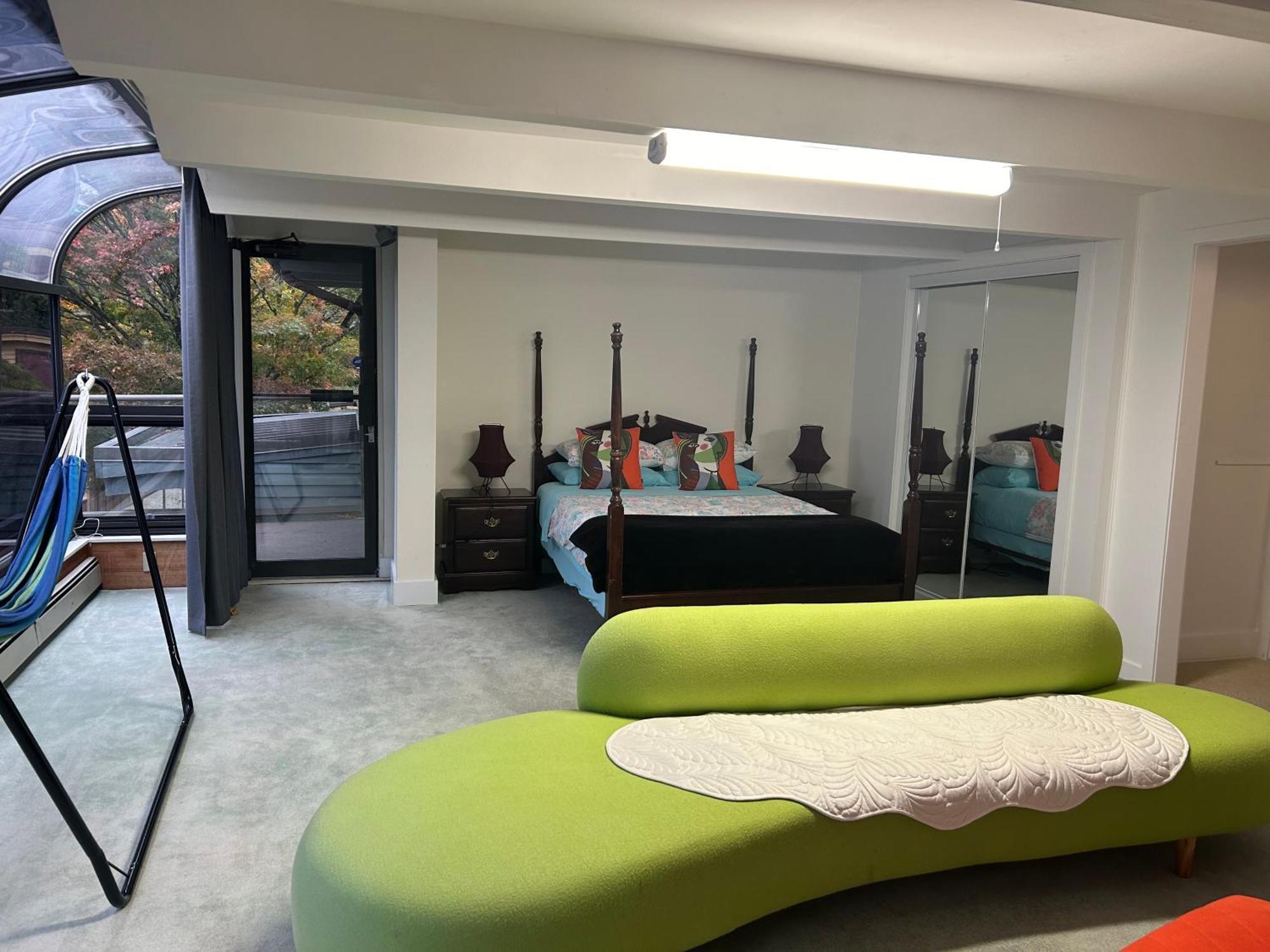 Grouse Cheerful Large Private Bedroom, Bath, Shared Deck, Pool, Hot Tub North Vancouver Eksteriør bilde