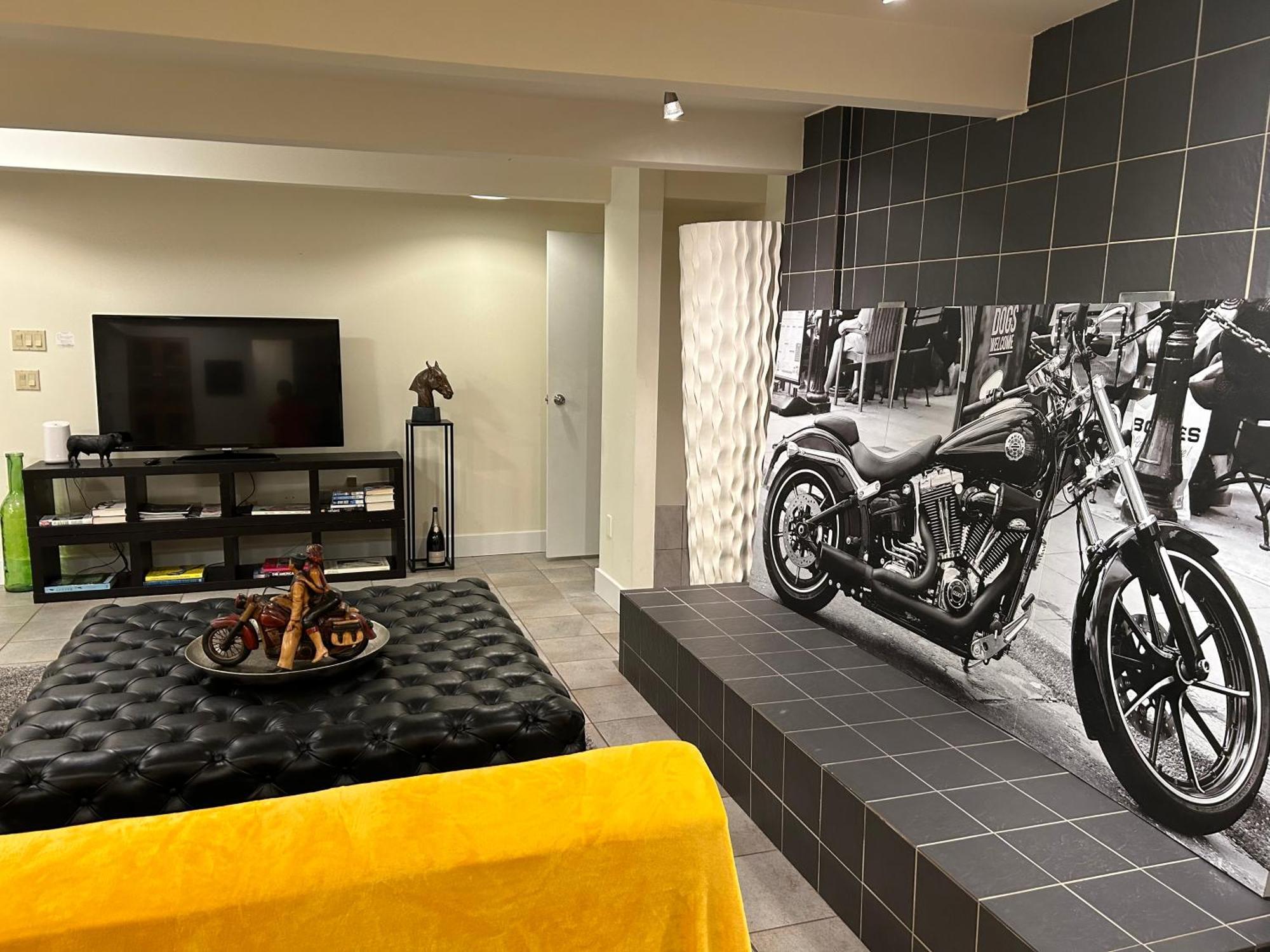 Grouse Cheerful Large Private Bedroom, Bath, Shared Deck, Pool, Hot Tub North Vancouver Eksteriør bilde