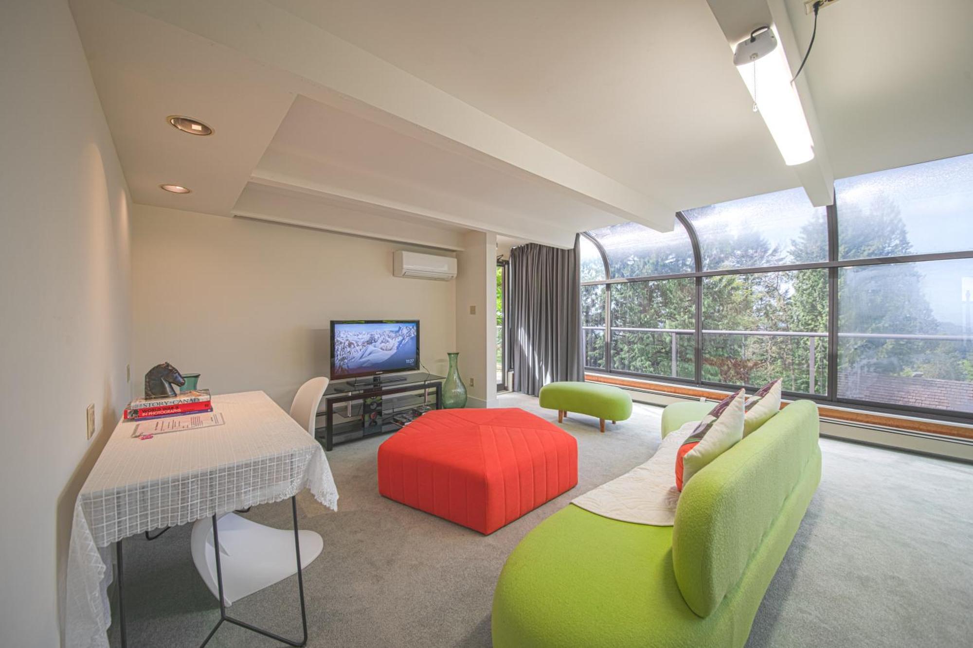Grouse Cheerful Large Private Bedroom, Bath, Shared Deck, Pool, Hot Tub North Vancouver Eksteriør bilde